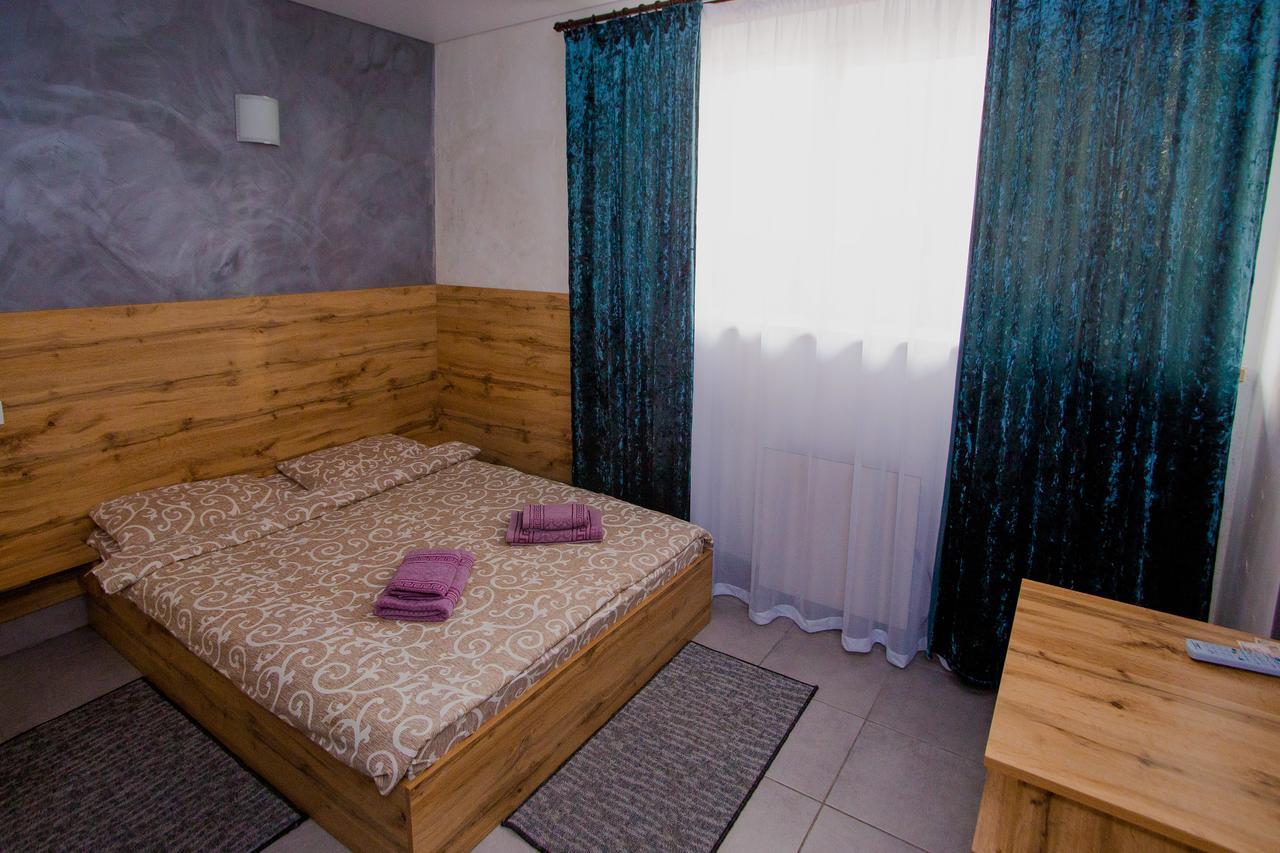 Ok Hotel Rivne Exterior foto