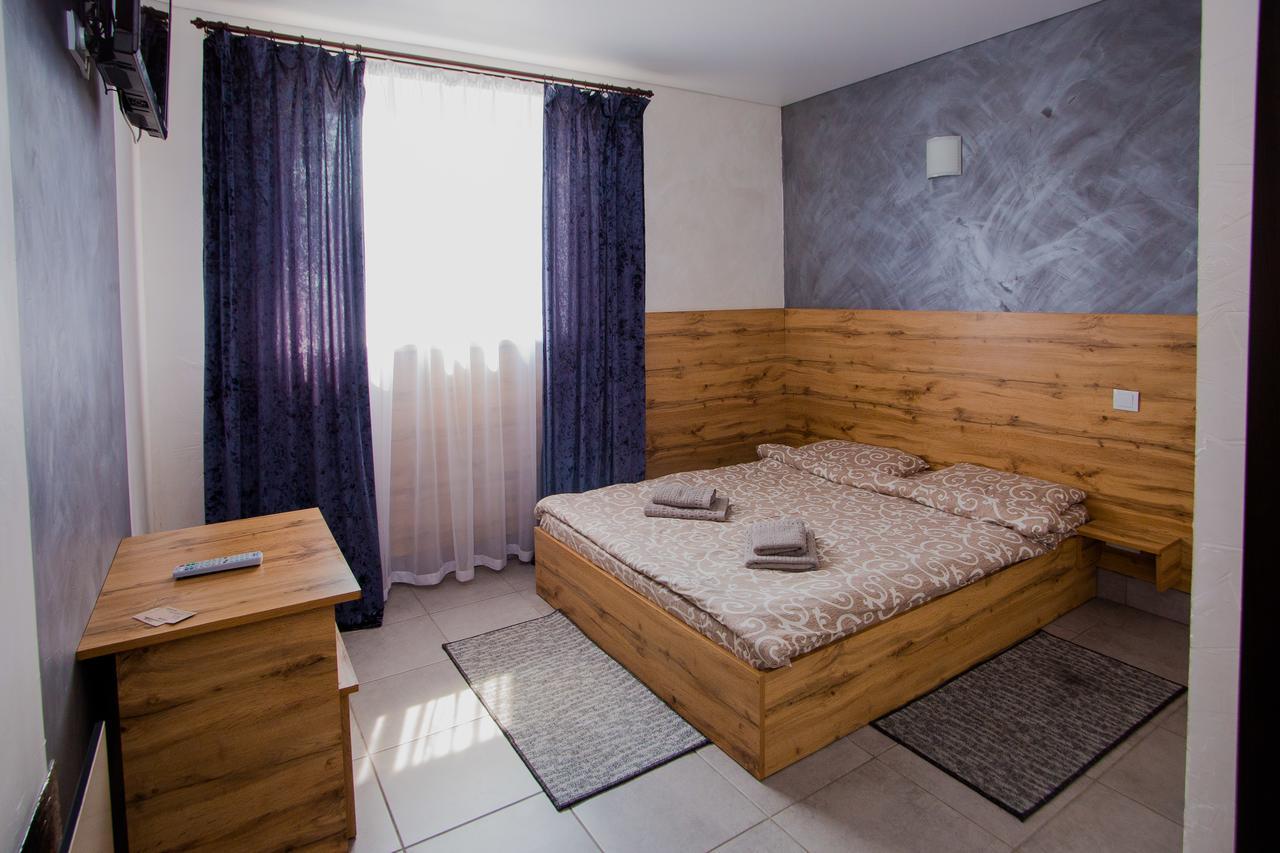 Ok Hotel Rivne Exterior foto